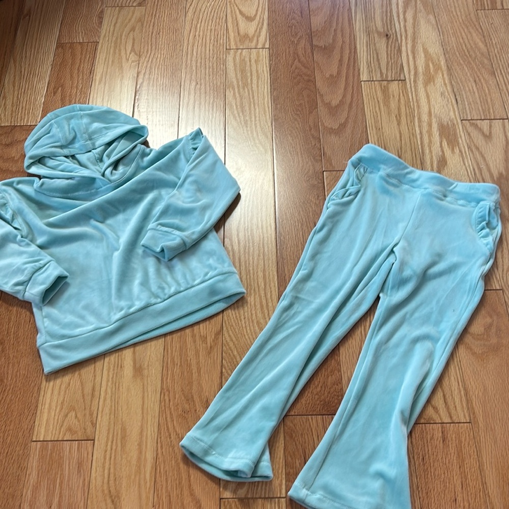 Sweatshirt Set - 2 piece sweatshirt and sweatpants